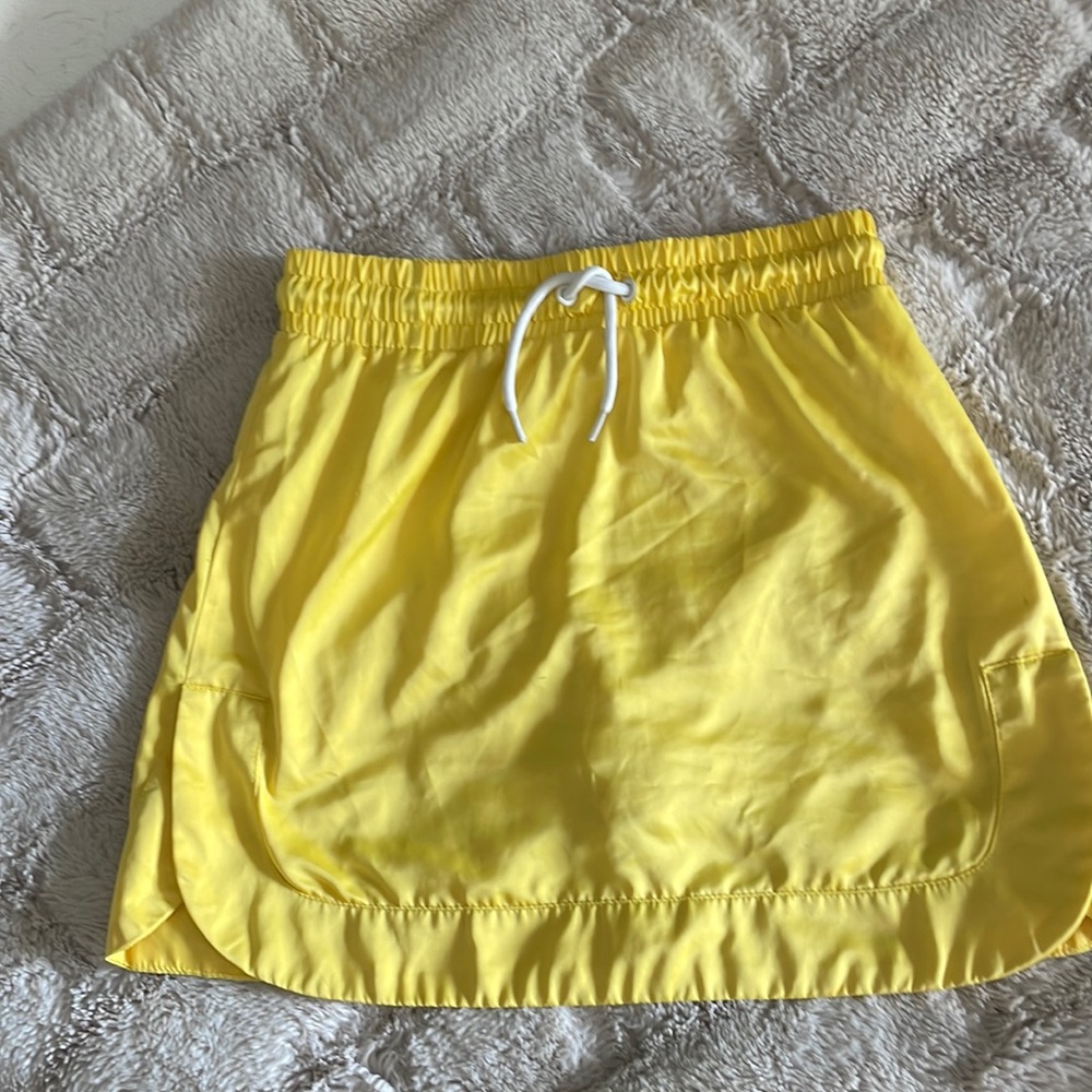 Girls Hunter yellow skort with drawstring